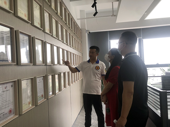 627493fa80484.jpg 21321.jpg