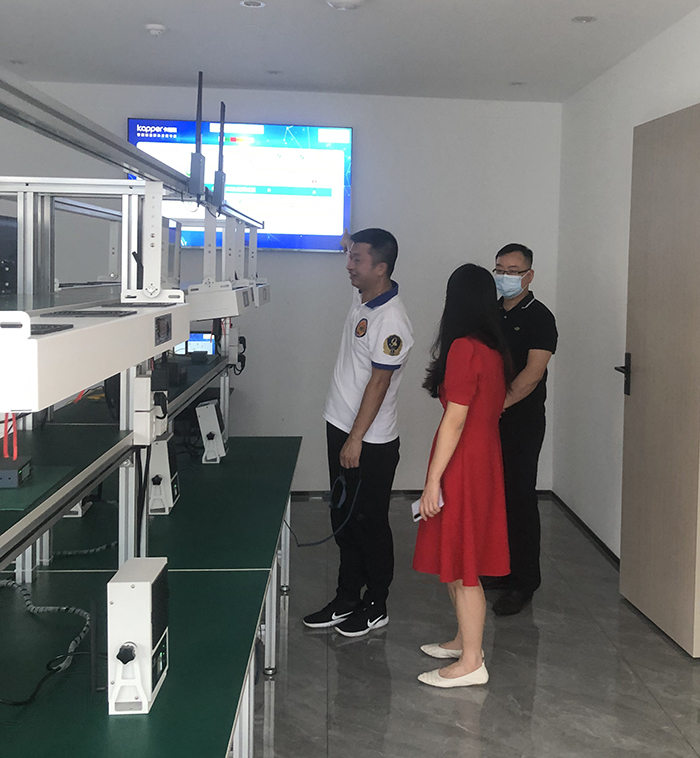 62749419a44a3.jpg 897.jpg